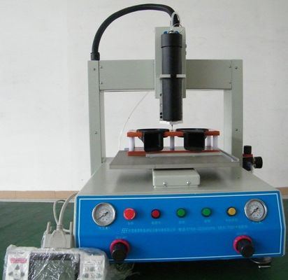 Ρομπότ Dispenising ρητίνης υπολογιστών γραφείου εναντίον-400 400*400cm αυτόματο 3 Axi αυτόματο